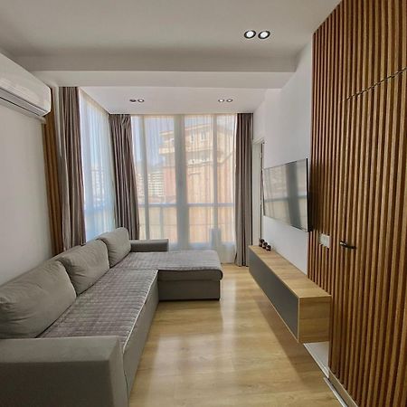 Mara Central Apartment 3 Tirana Exterior photo